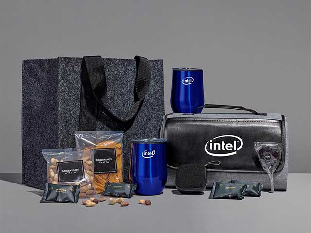 Yatta Lavishly Laden Hamper - Image 3