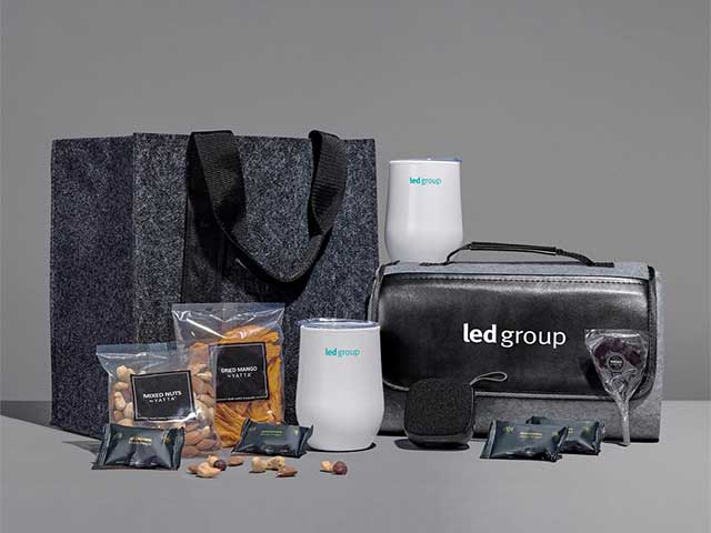 Yatta Lavishly Laden Hamper - Image 5